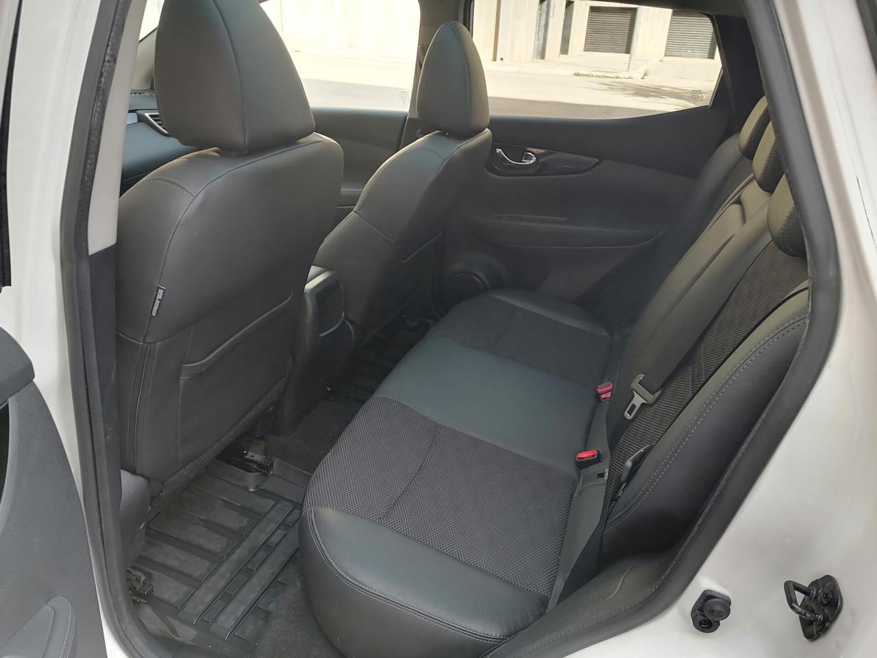 Nissan Qashqai 1.5 dCi DPF TEKNA TETTO FULL