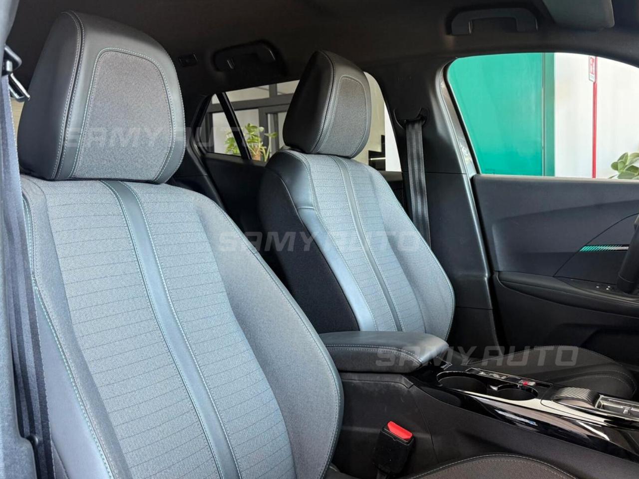 Peugeot 2008 PureTech 130 S&S EAT8 GT
