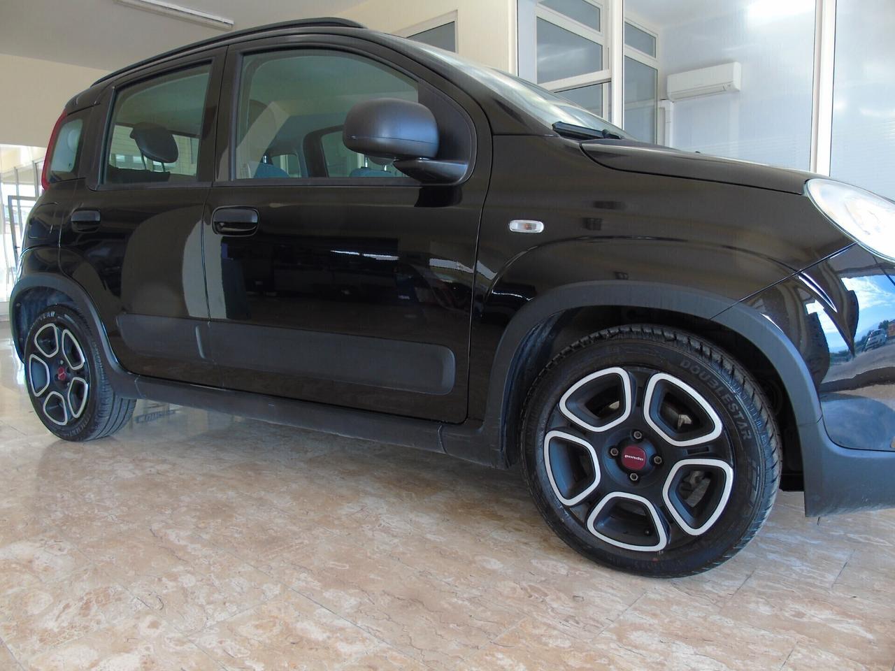 New Fiat Panda Hybrid City Cross (SCONTO ECOBONUS)