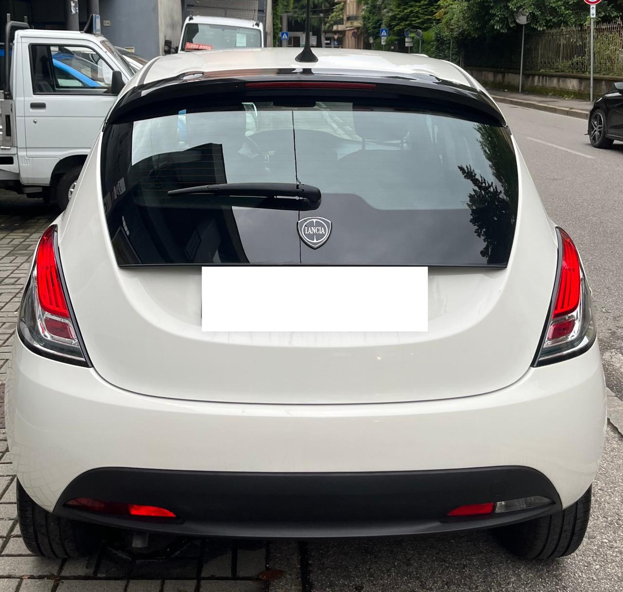 Lancia Ypsilon 1.0 FireFly 5 porte S&S Hybrid Platino