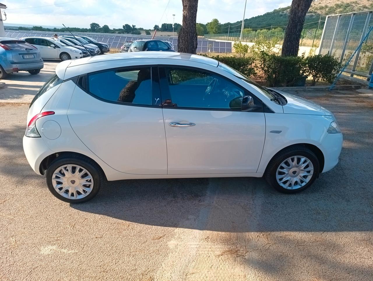 Lancia Ypsilon 1.2 69 CV 5 porte S&S Silver