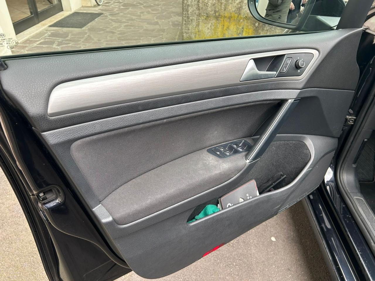 Volkswagen Golf 5p 1.6 tdi - ANCHE PER NEOPATENTATI