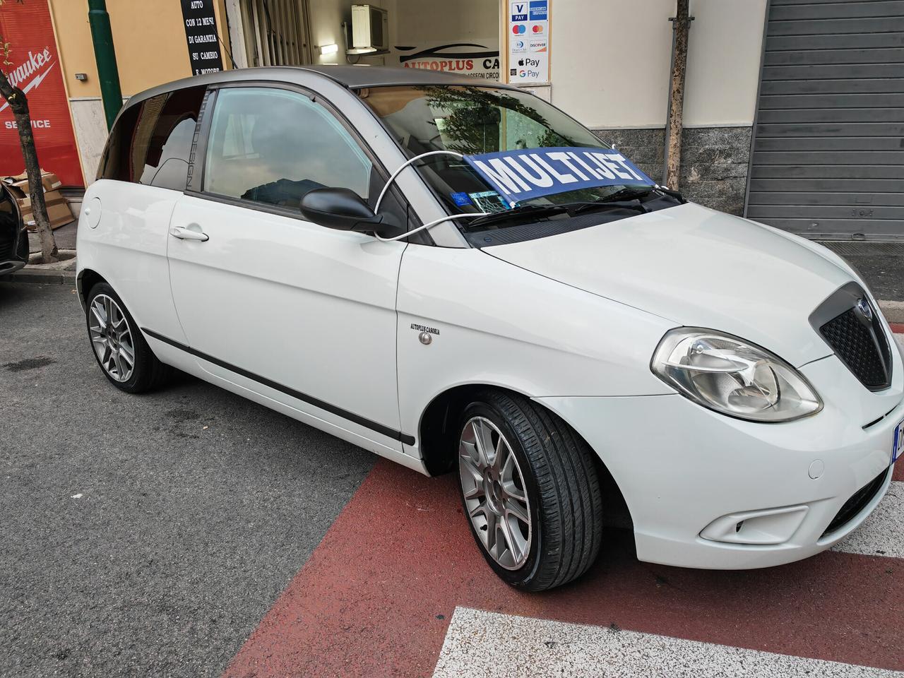 LANCIA YPSILON 1.3 MJT CV105 KW77 MOMODESIGN