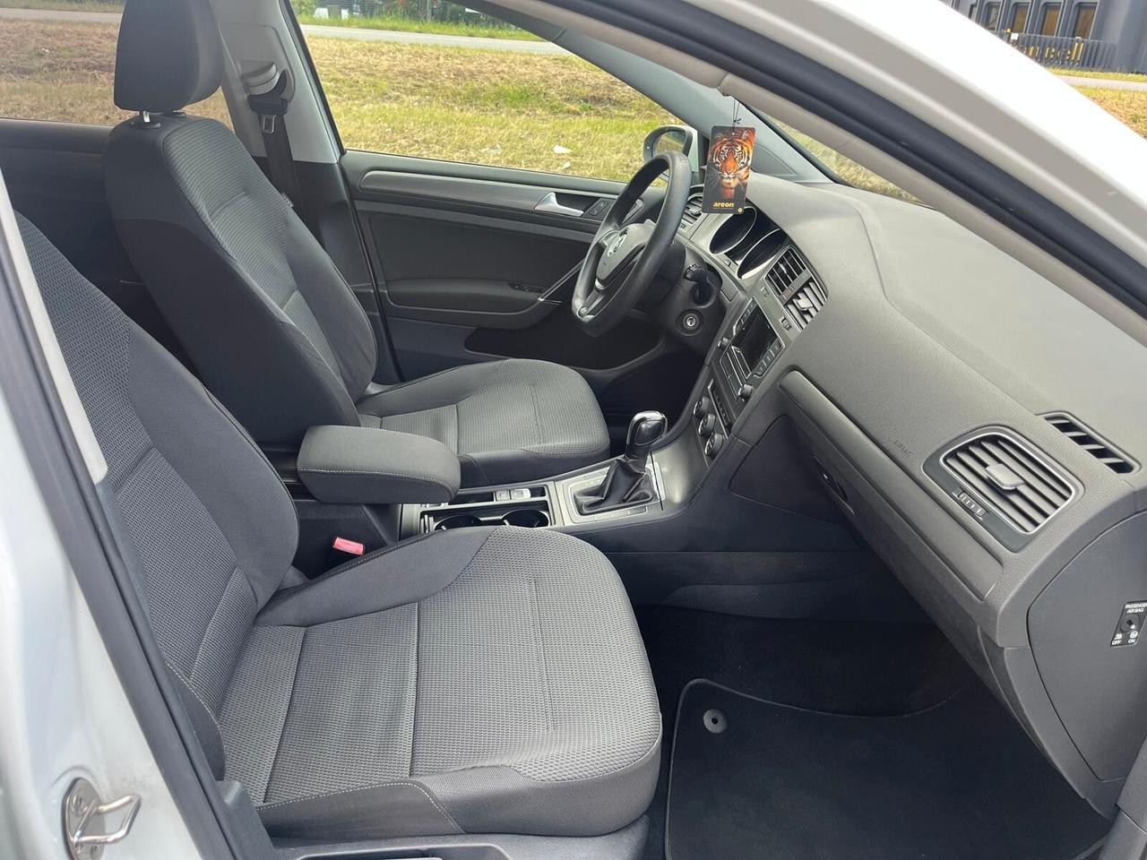 Volkswagen Golf 1.6 TDI DSG 5p.