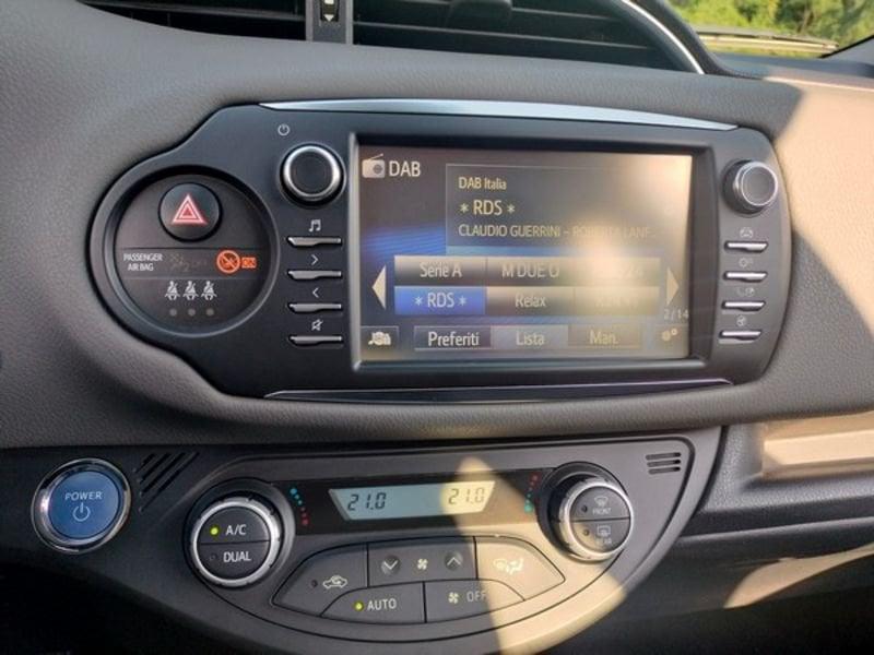 Toyota Yaris Hybrid 1.5 Hybrid business