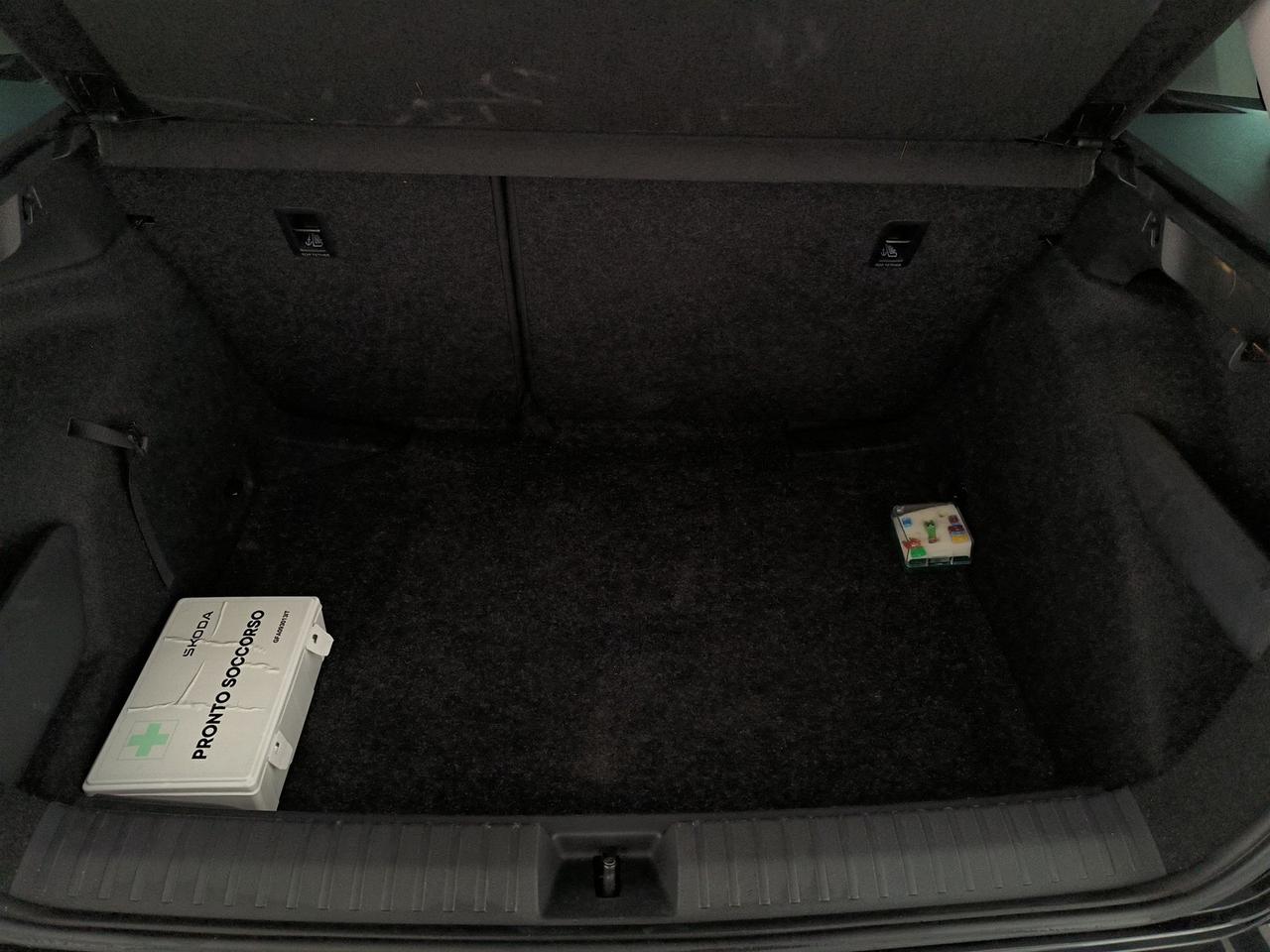 Skoda Kamiq 1.0 tsi black dots 115cv dsg