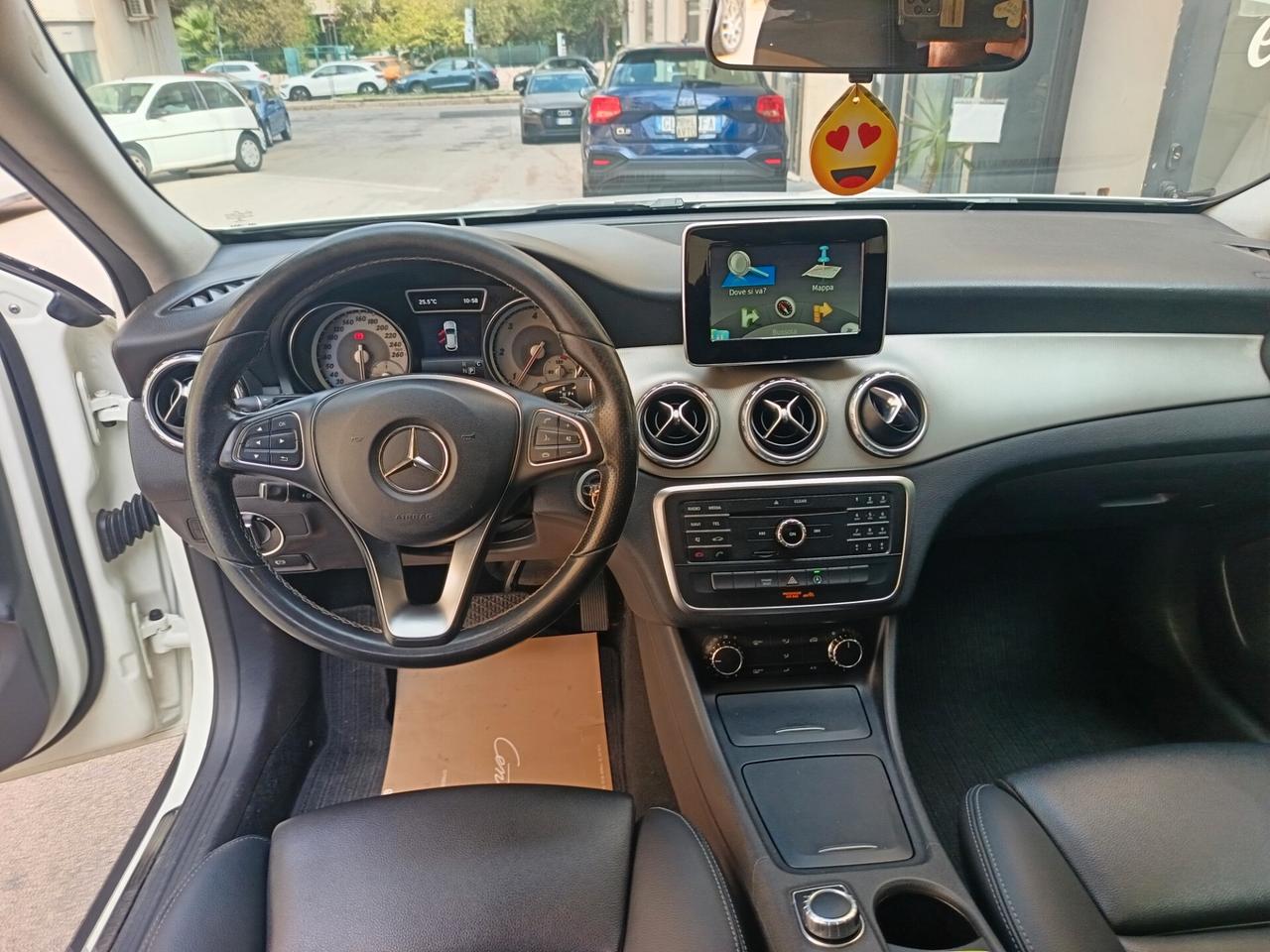 Mercedes GLA 200 D. Auto. Sport-Tetto-Full Opt