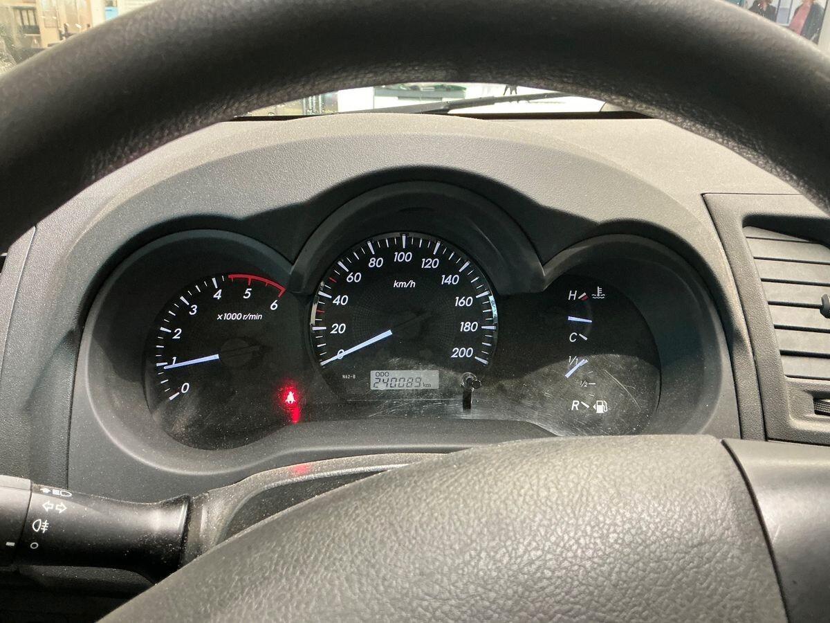 Toyota Hilux 2.5 D-4D 4WD 4p. Double Cab GX 4x4