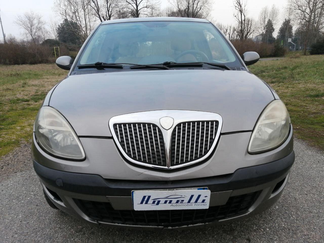 Lancia Ypsilon 1.2 16V Idonea Neopatentati