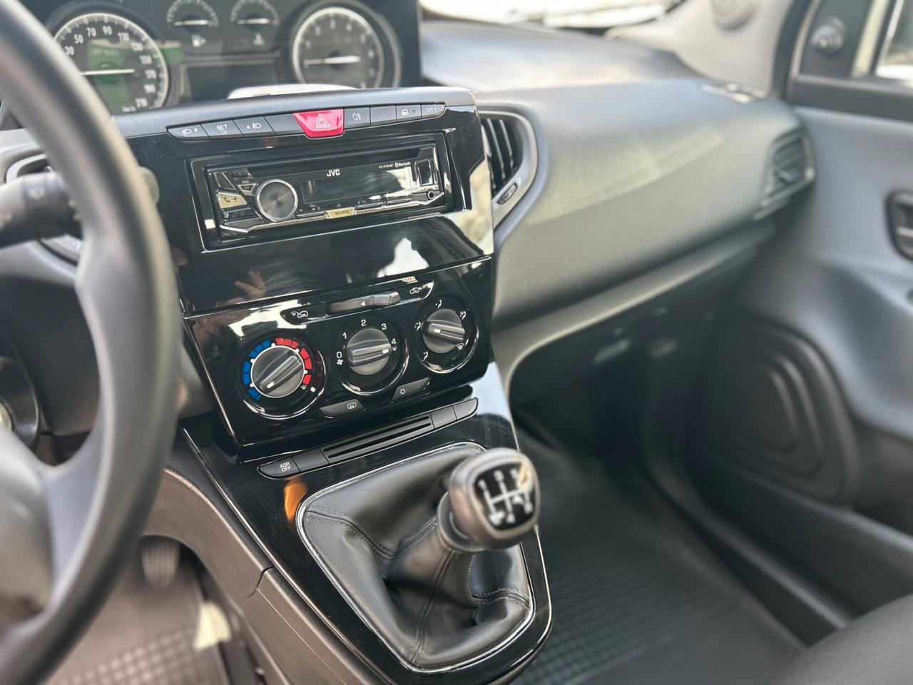Lancia Ypsilon 1.2 69 CV 5 porte Gold