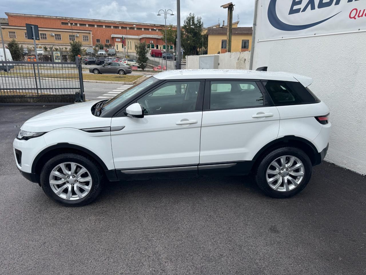 Land Rover Range Evoque 2.0 TD4 150 CV 5p. SE