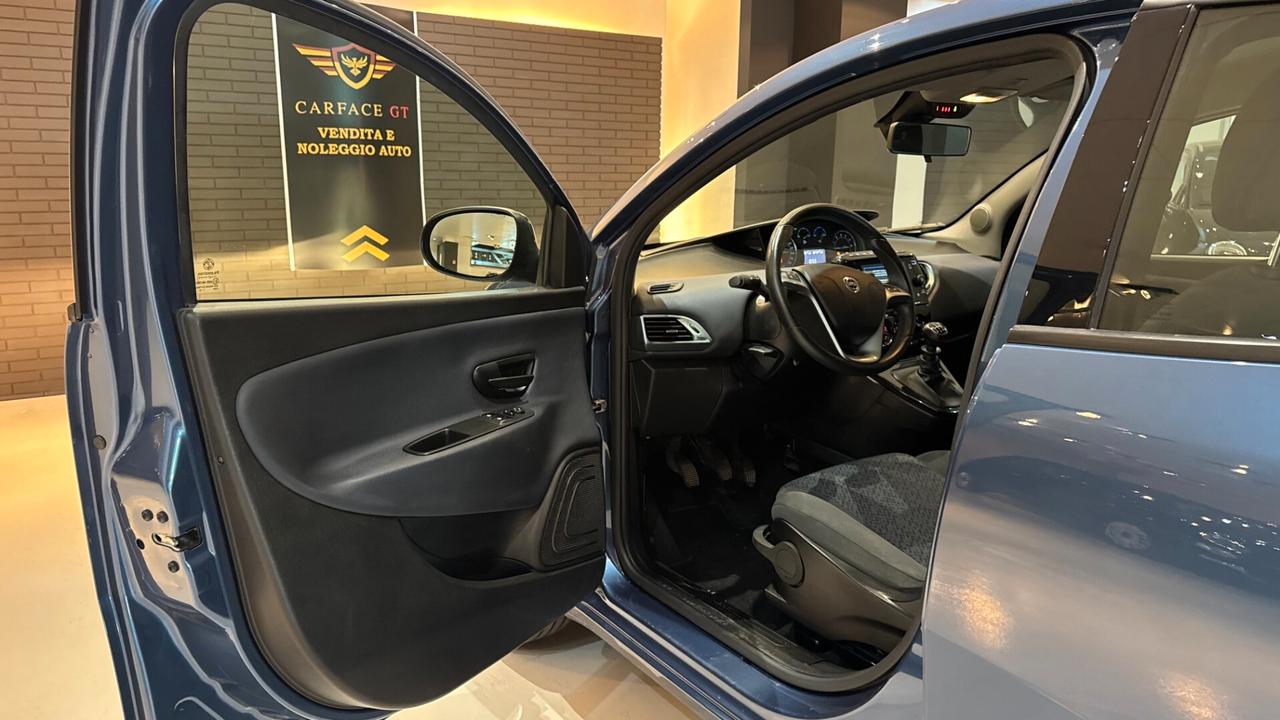 Lancia Ypsilon 1.0 70cv Hybrid Gold - 2023