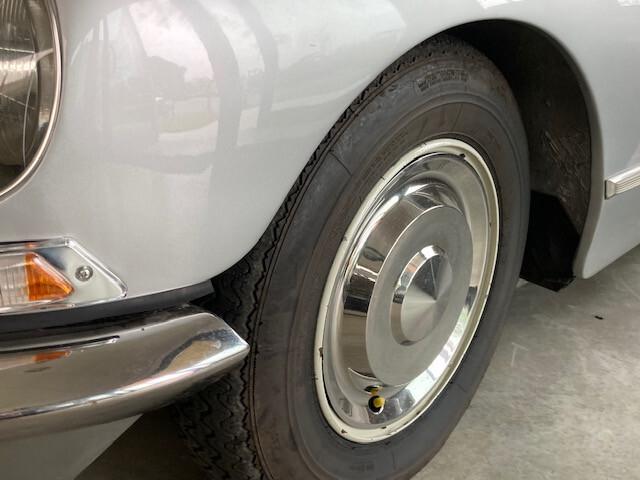 Citroen DS 21 Pallas cambio semiautomatico anno 1968 "cruscotto ad onda bicolore"