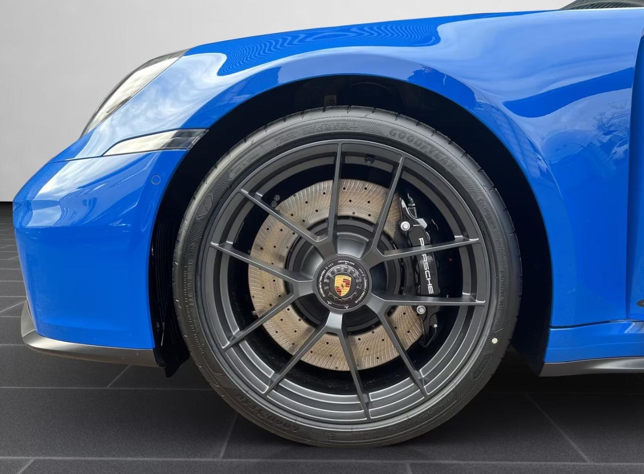 Porsche 911 Coupe 3.6 Carrera GTS Hybrid