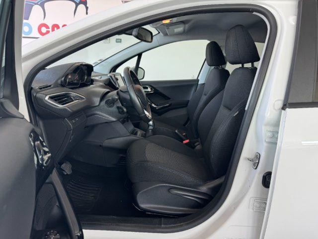 PEUGEOT 208 82cv 5 porte Signature OK NEOPATENTATI