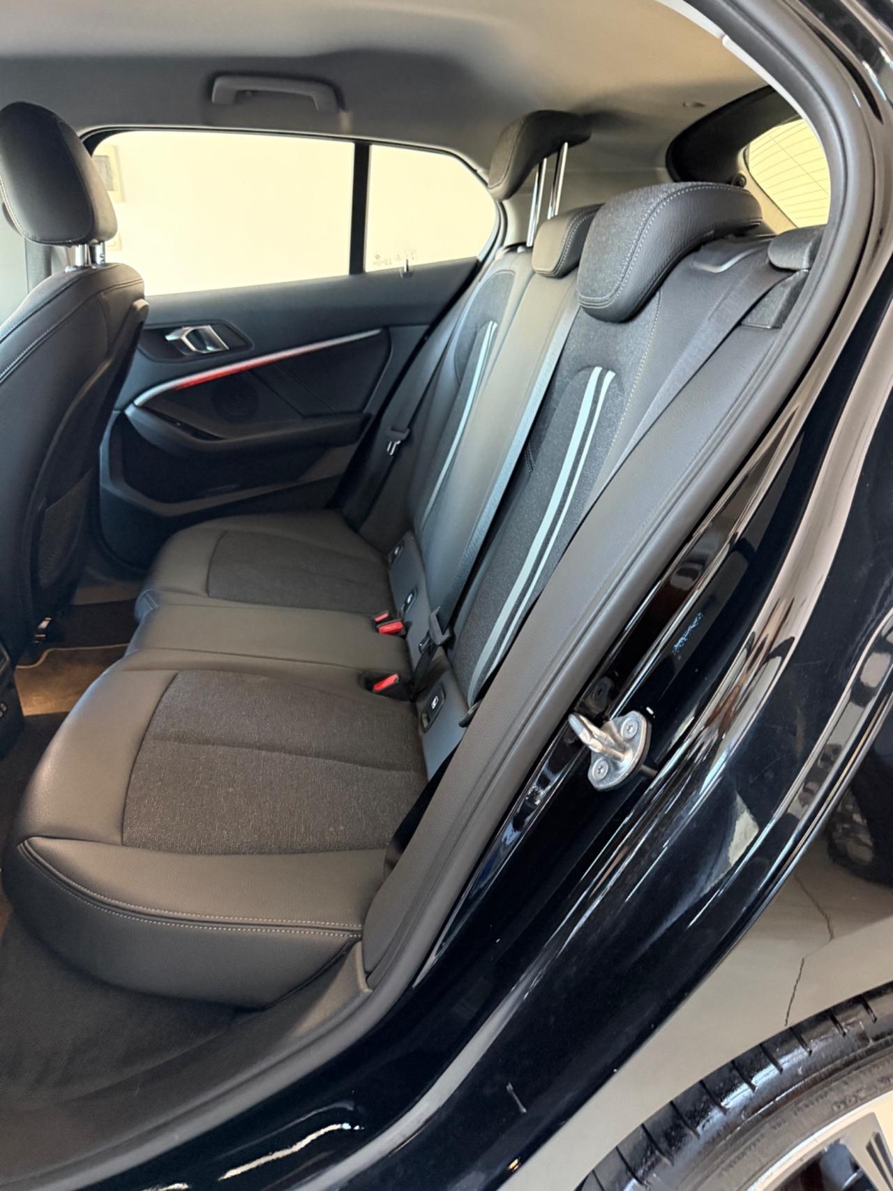 Bmw 118 d SPORT CON APPLE CARPLAY,VIRTUAL COCKPIT,NAVI,FULL LED,AZIENDALE BMW,KM CERTIFICATI