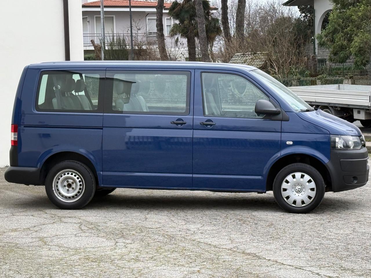 Volkswagen Transporter 2.0 TDI 102CV 9 Posti