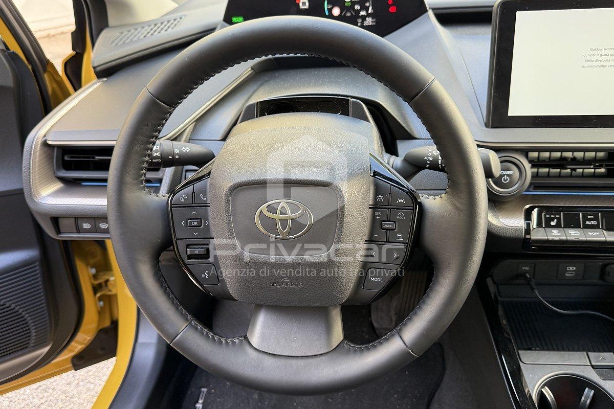 TOYOTA Prius 2.0 Plug-in Hybrid Lounge