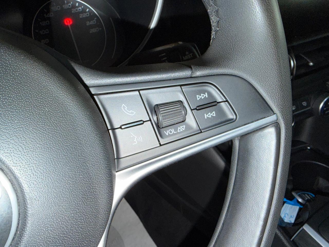 Alfa Romeo Giulia 2.2 TURBODIESEL 160 cv. AT8 EXECUTIVE (Nav)