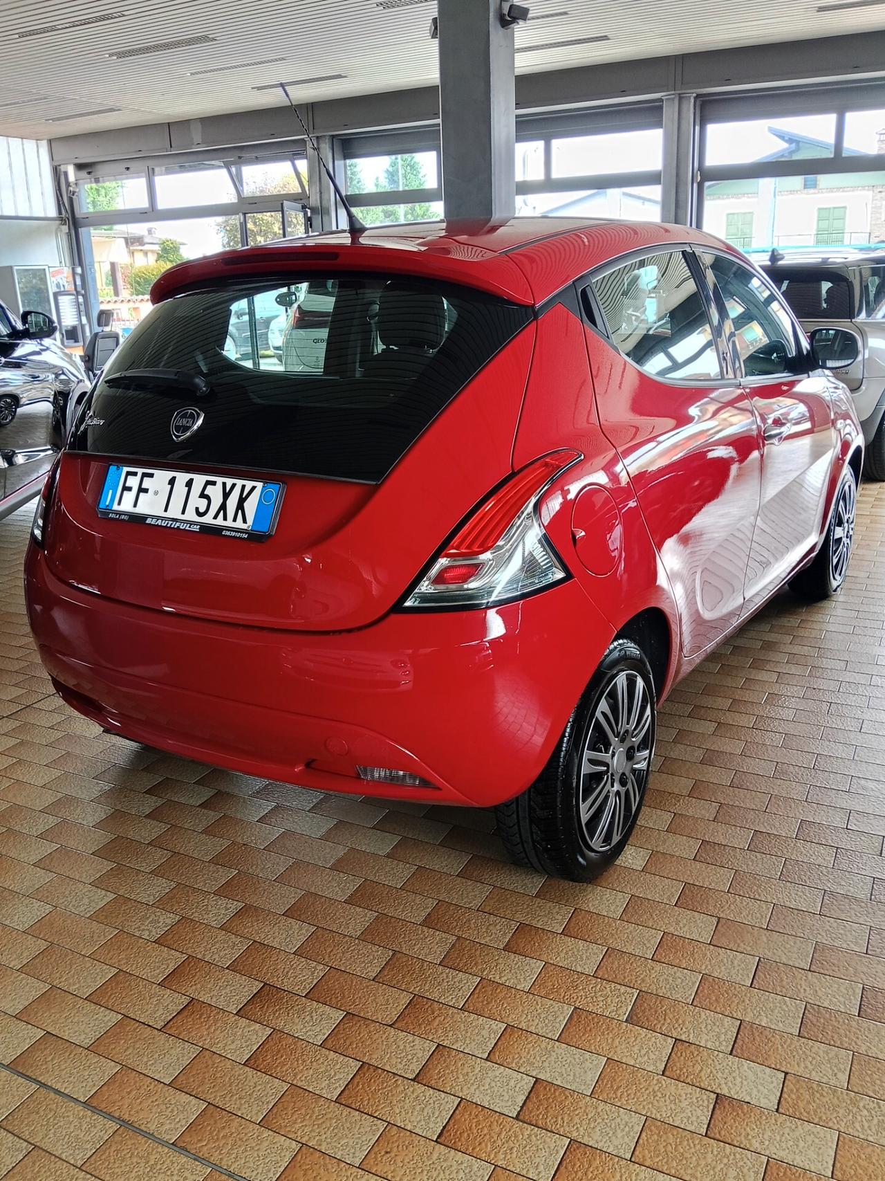 Lancia Ypsilon 1.2 69 CV 5 porte Silver