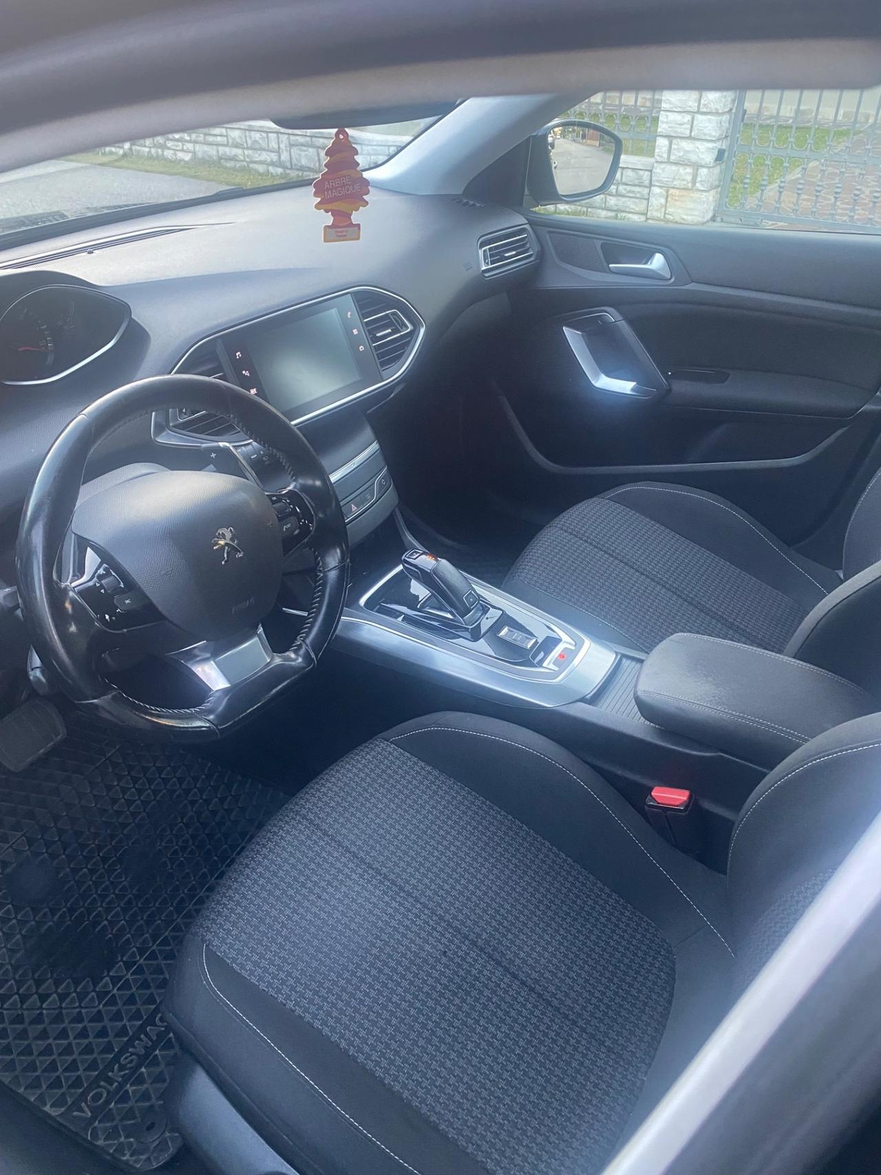 Peugeot 308 BlueHDi 120 S&S EAT6 SW Business