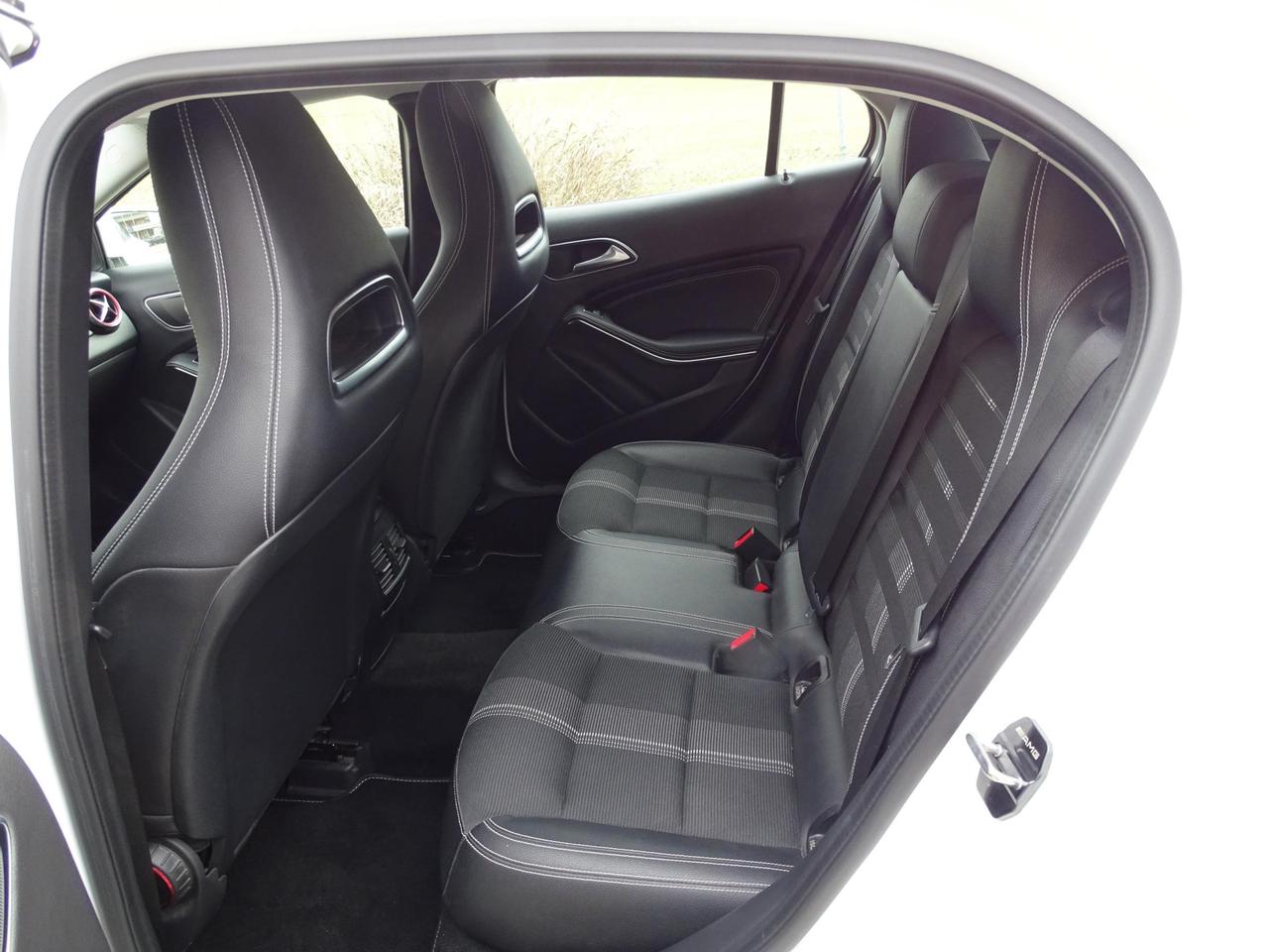 Mercedes-Benz GLA 180 Sport PACCHETTO AMG SPECIAL EDITION