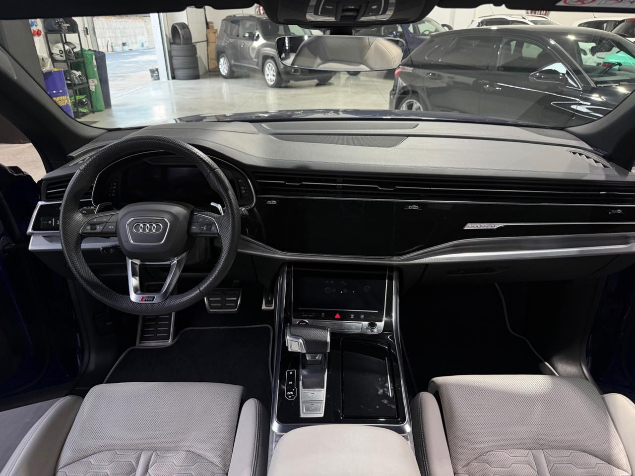 Audi Q8 RS TFSI V8 quattro tiptronic