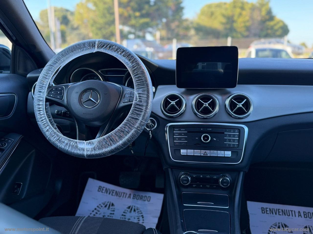 MERCEDES-BENZ GLA 200 d Automatic Premium