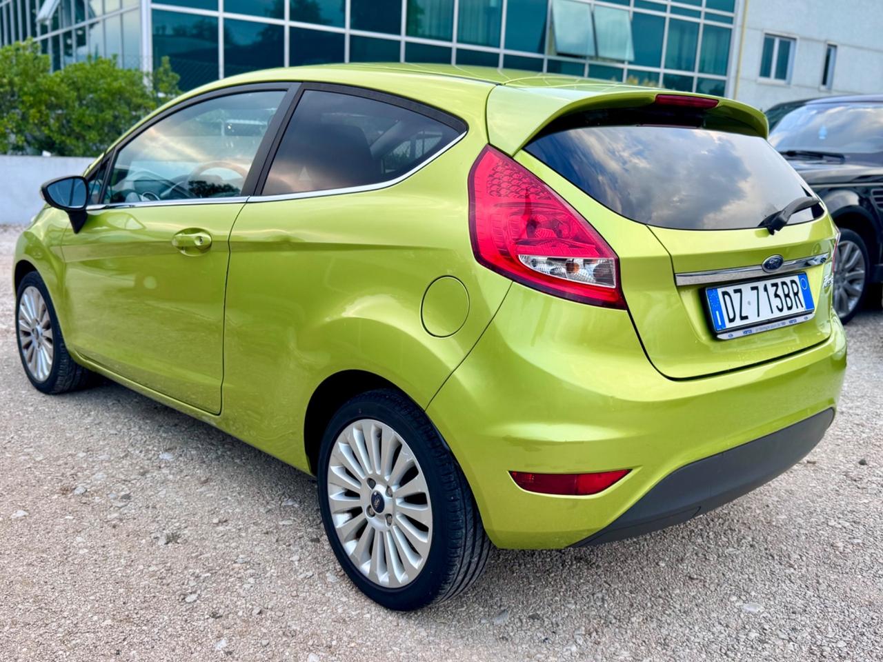 Ford Fiesta 1.2 Benzina 82cv - neopatentati 2010