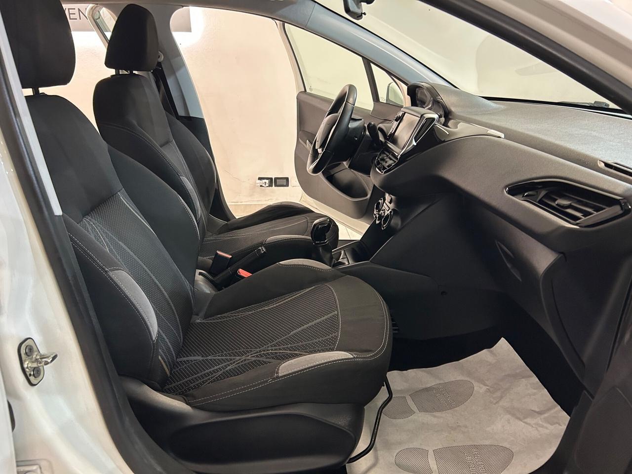 Peugeot 208 1.4 hdi 50kw 2014