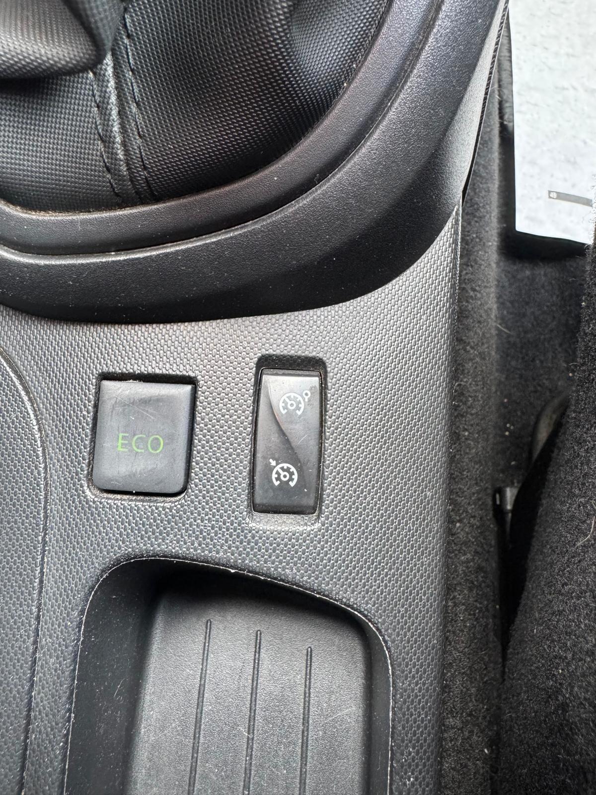 Renault Captur 1.5 DCI 90CV S&S ENERGY 2013