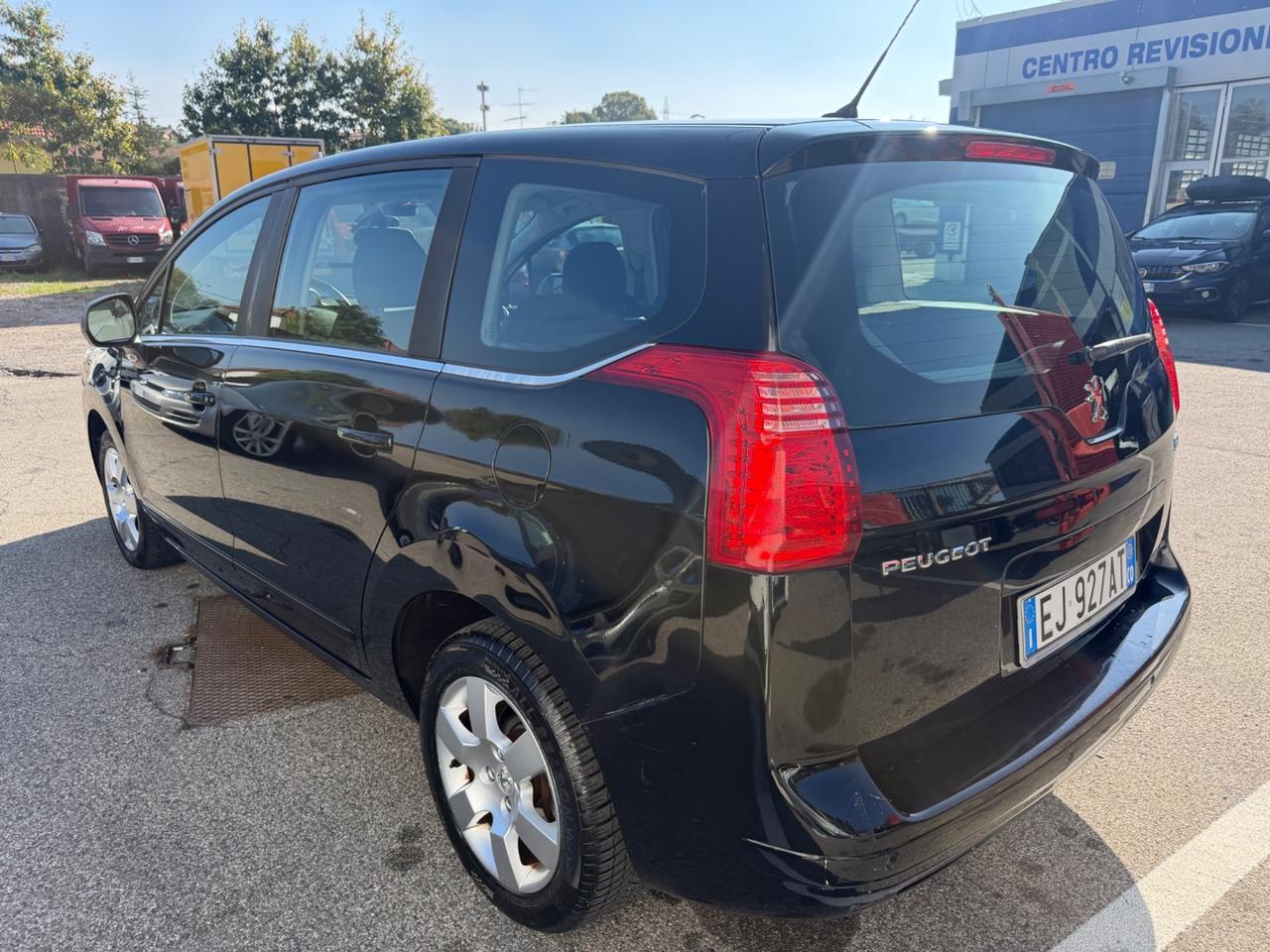 Peugeot 5008 1.6 VTi 120CV Family