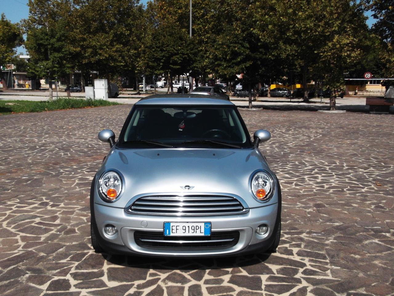 Mini Cooper D 1.6 Tdi Neopatentati 2010