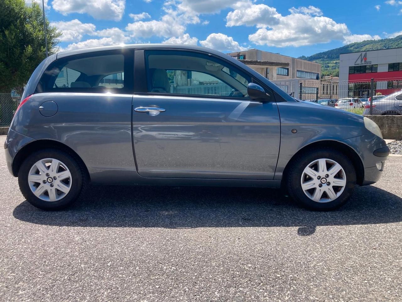 LANCIA YPSILON 1.2 BENZINA 60 CV – ADATTA A NEOPATENTATI
