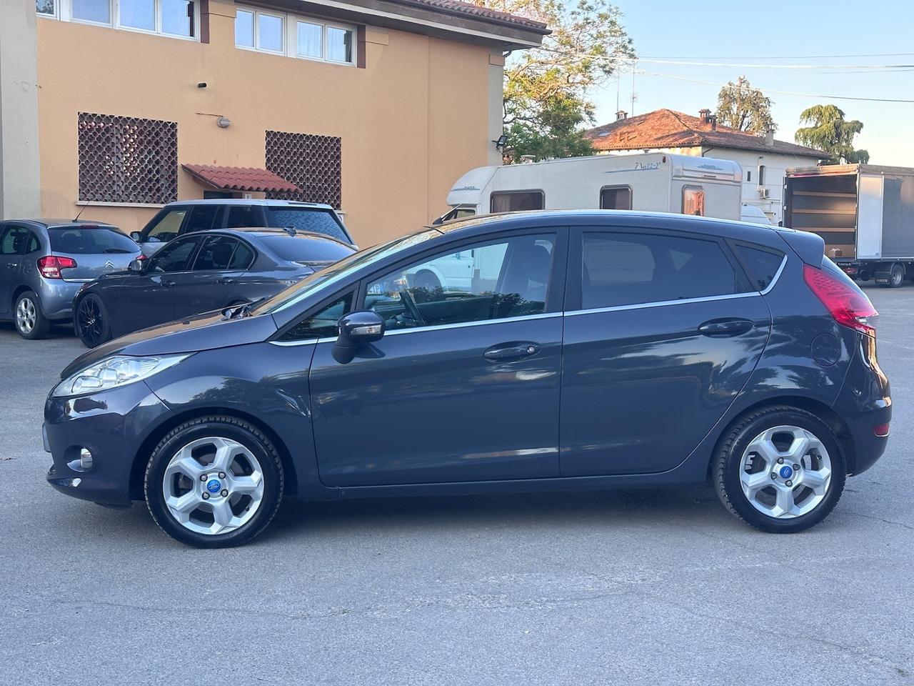Ford Fiesta 1.4 TDCi 70CV 5 porte Titanium