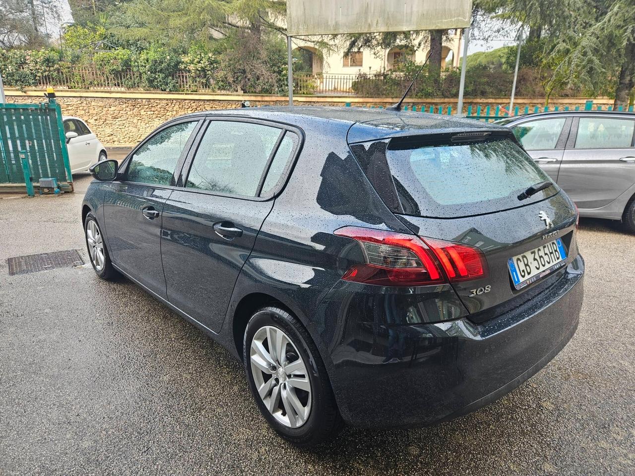 Peugeot 308 BlueHDi 100 S&S Business