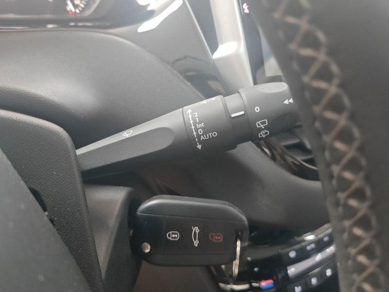 Peugeot 208 208 5p 1.4 hdi 8v ALLURE TETTO