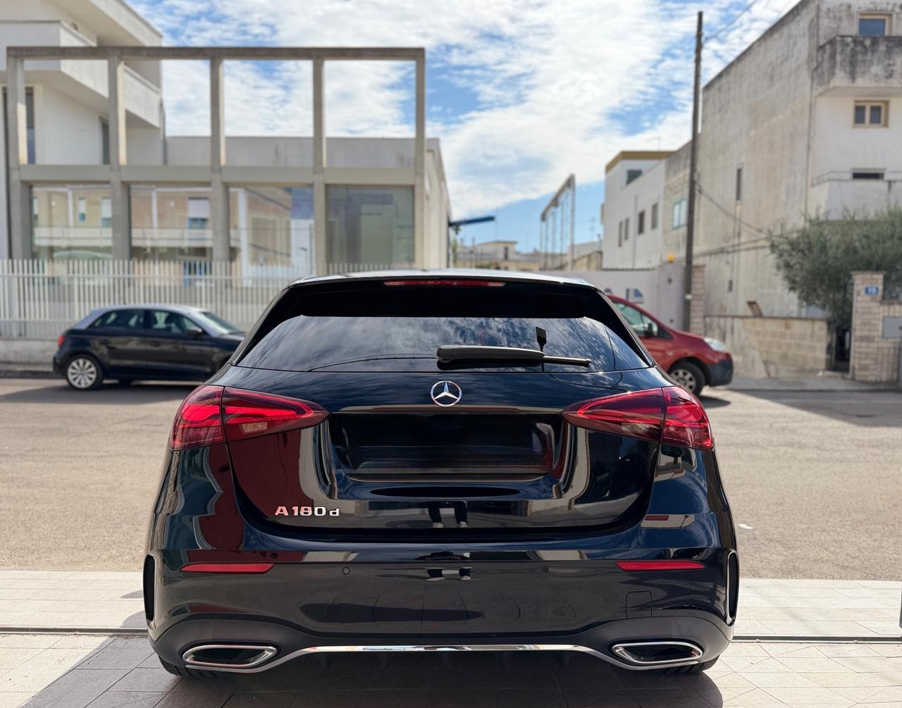 Mercedes-benz A180 d Automatic AMG LINE-2023 AMBIENT/LED