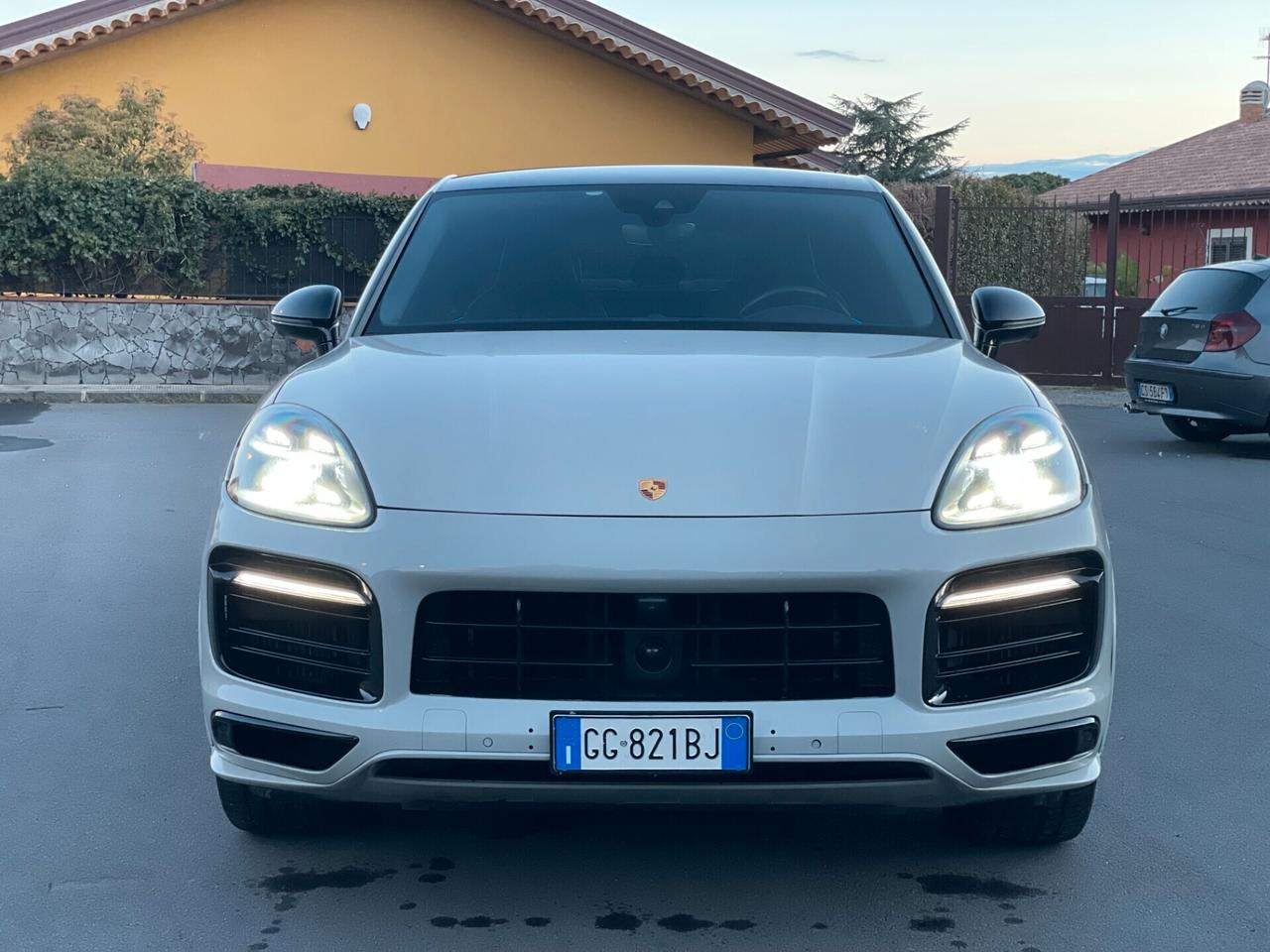 Porsche Cayenne Coupé 3.0 V6 E-Hybrid GTS