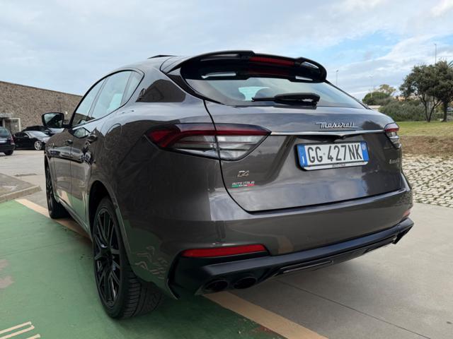MASERATI Levante MY22 GRANSPORT+TETTO+BLACK PACK+PINZE GIALLE
