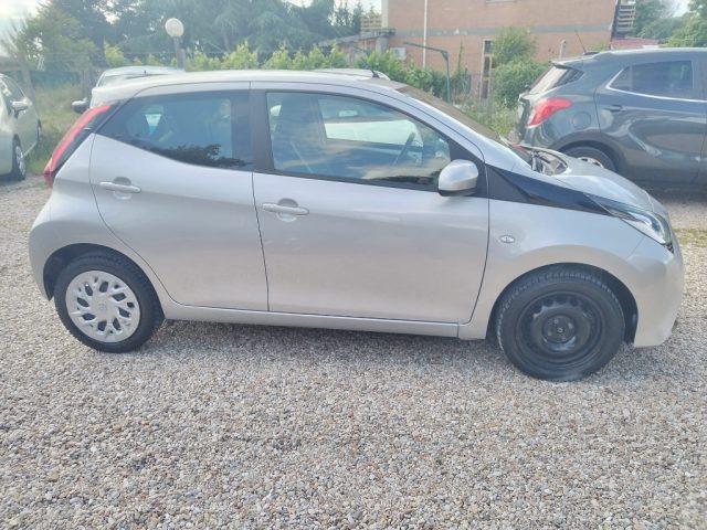 TOYOTA Aygo Connect 1.0 VVT-i 72CV 5 porte x-business MMT