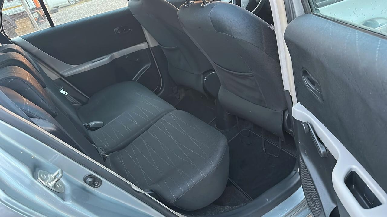 Toyota Yaris 1.0 benzina 5 porte