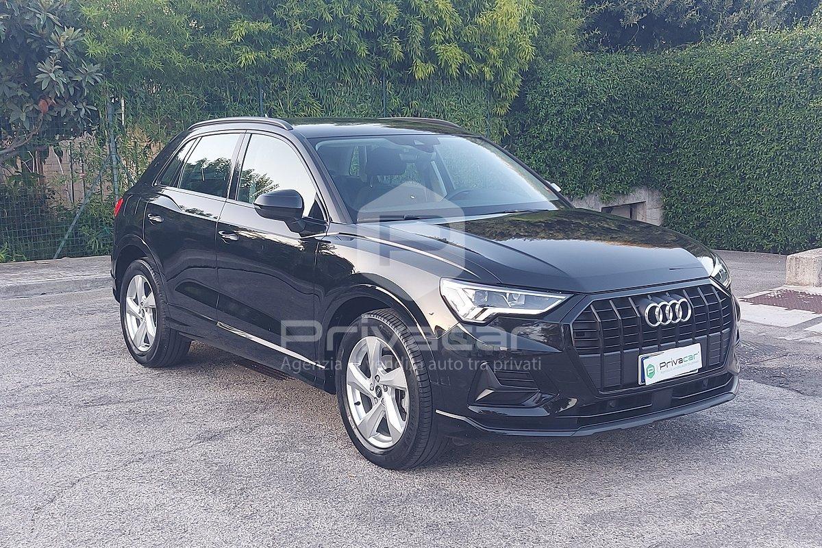 AUDI Q3 35 TDI S tronic Business Advanced