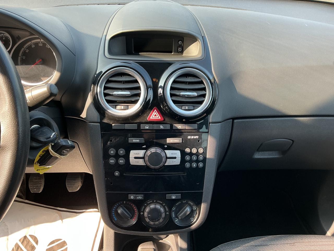 Opel Corsa 1.2 GPL Neopatentati