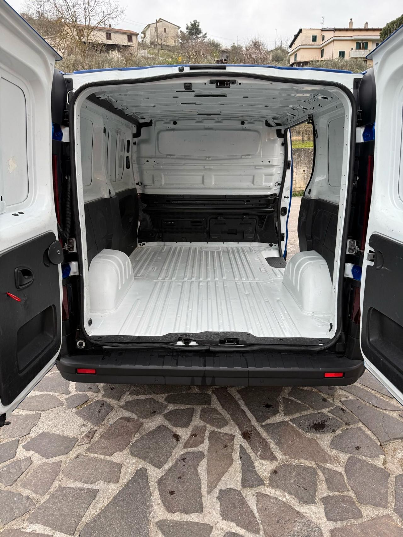 NISSAN NV300 2.0 DCI 120CV 2022