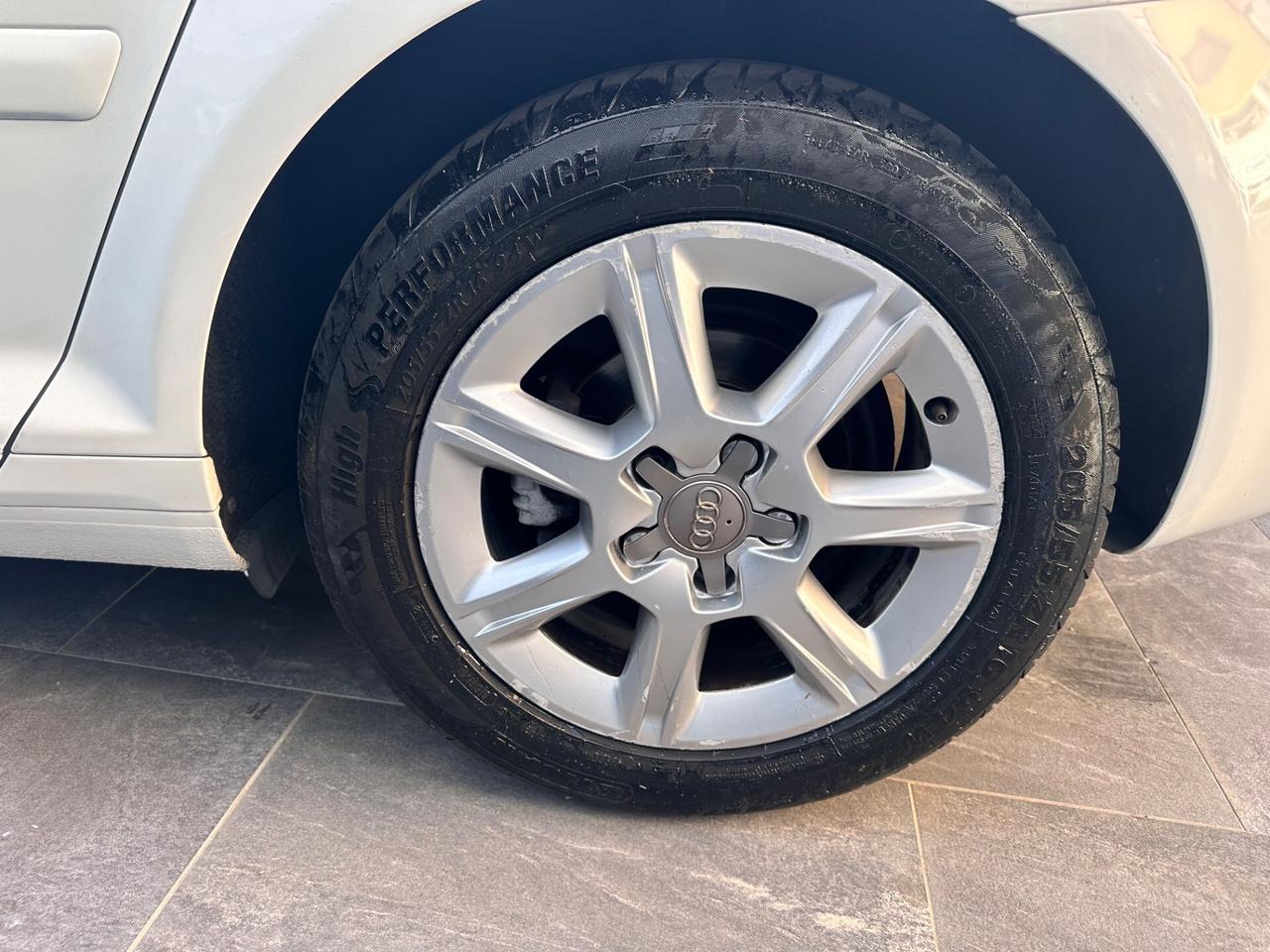 Audi A3 1.6 TDI 105 CV CR Ambition
