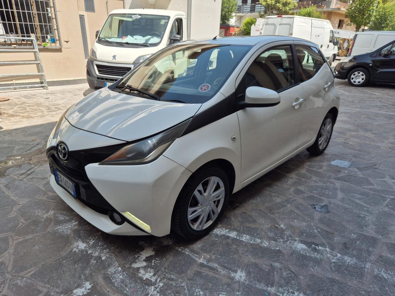 Toyota Aygo 1.0 VVT-i 69 CV 5 porte x-cool