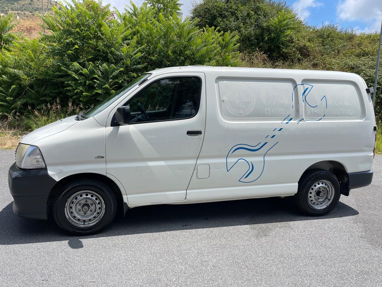 Toyota Hiace 2.5 D-4D Van