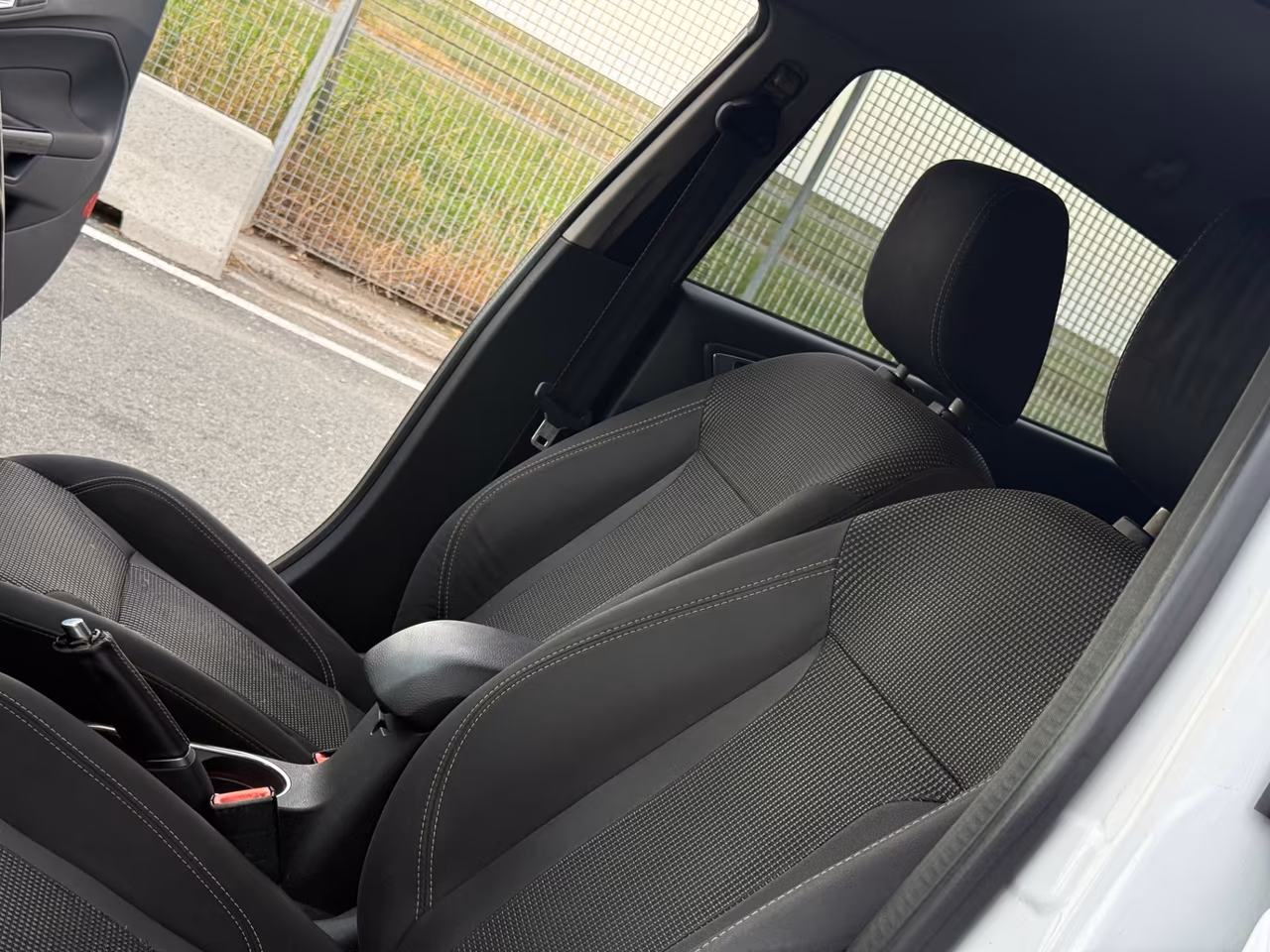 Ford Fiesta 1.5 TDCi 75CV - TITANIUM-FULL