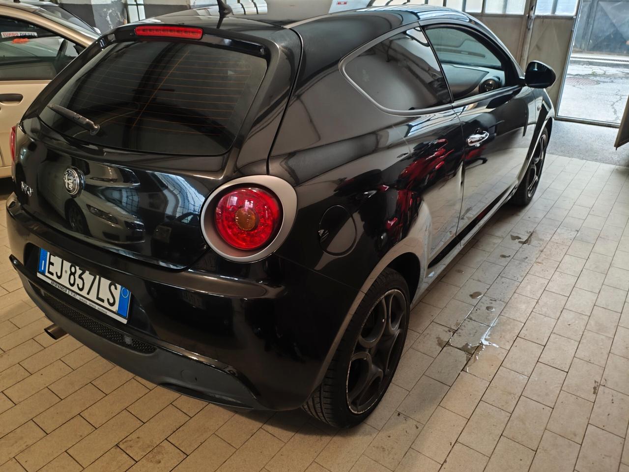 Alfa Romeo MiTo 1.4 105 CV M.air S&S Distinctive Sport Pack